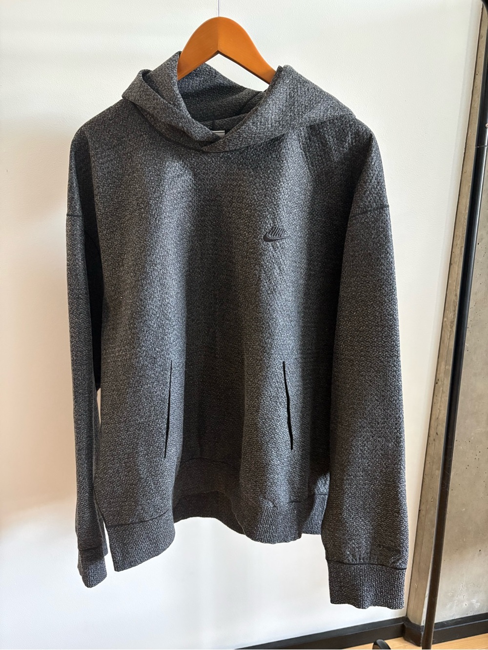 Nike Men’s Heather Charcoal Crewneck Hoodie